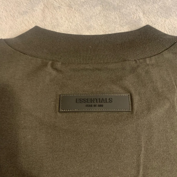 Essentials 2 piece - Picture 5 of 11